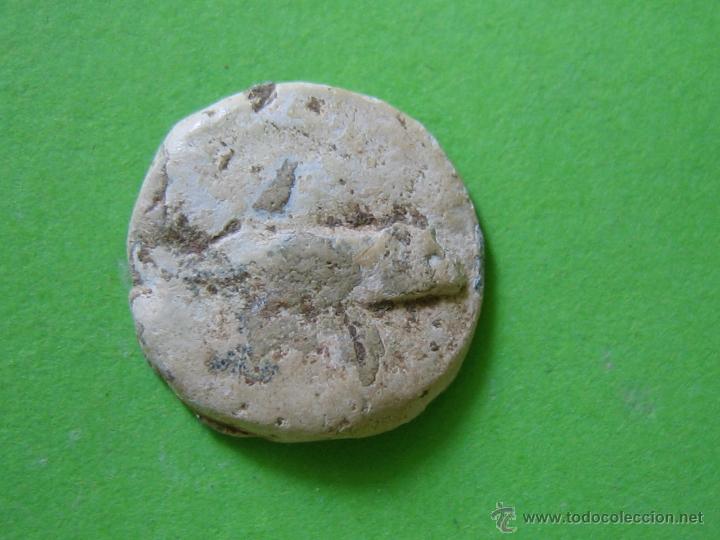 Monedas ib&eacute;ricas: Moneda o ficha monetiforme mediaval en plomo - Foto 1