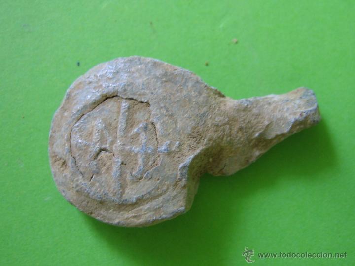 Monedas ib&eacute;ricas: Moneda o ficha monetiforme mediaval en plomo - Foto 1