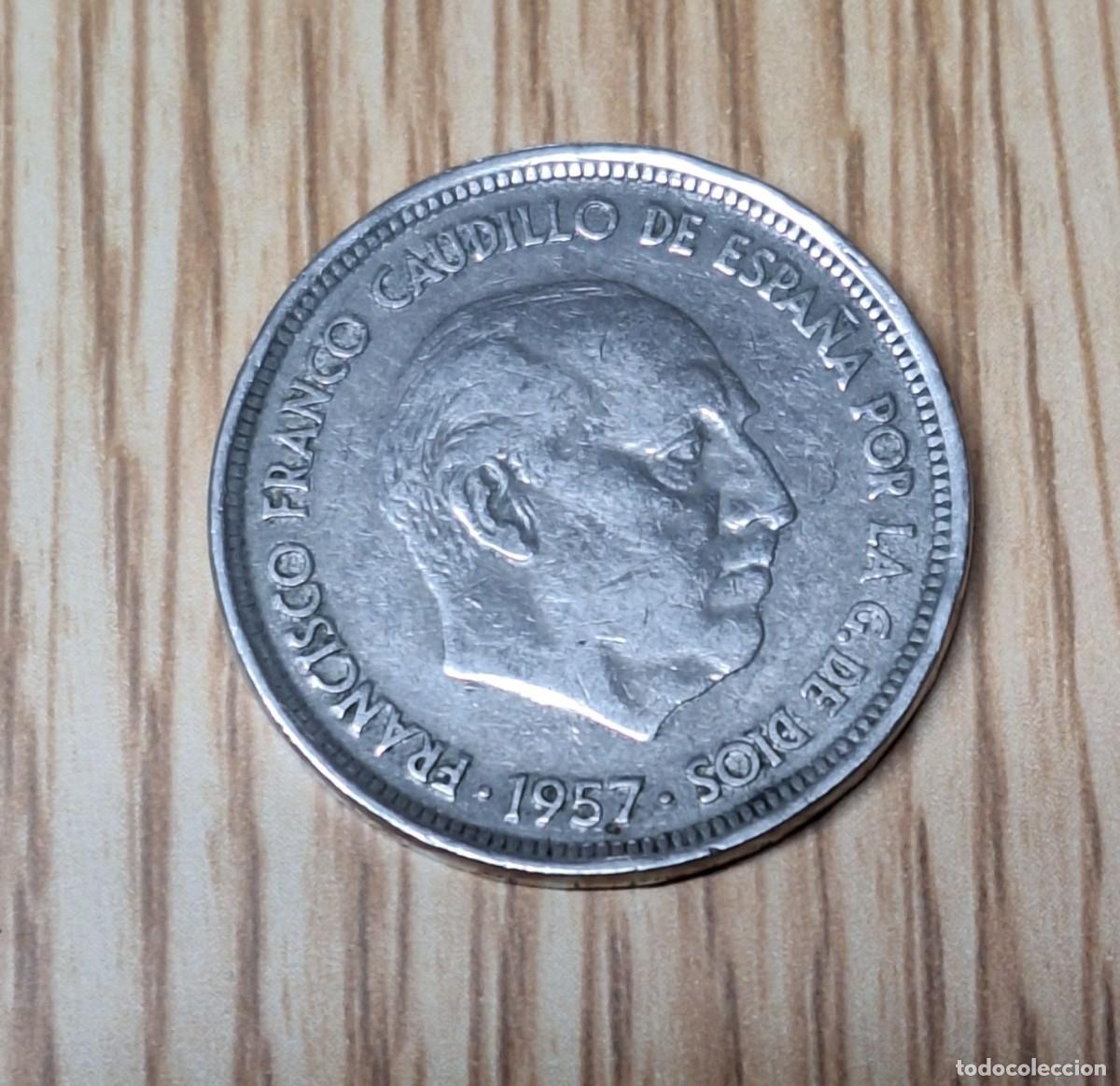 Monedas ib&eacute;ricas: Moeda de 50 PTAS de 1957 - *59 - Foto 3