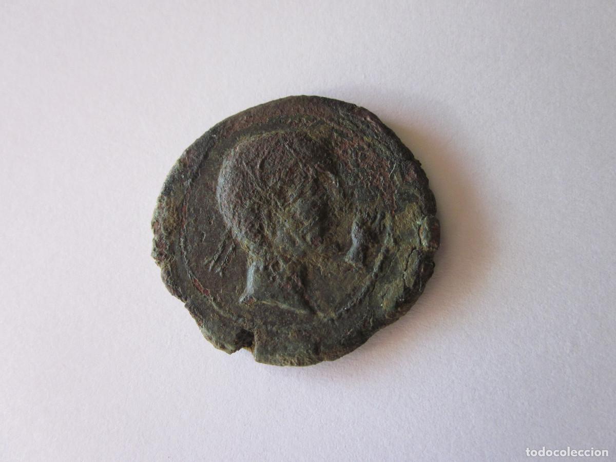 Monedas ib&eacute;ricas: As uncial de Castulo. Mano y esfinge. - Foto 1