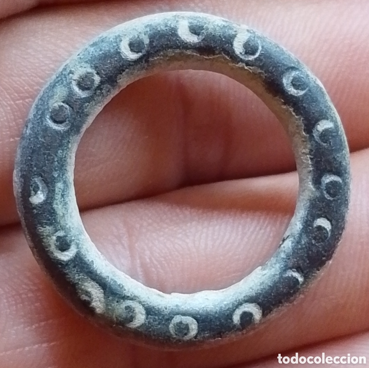 Monedas ib&eacute;ricas: Premoneda celtib&eacute;rica anular marcada con c&iacute;rculos concentricos - Foto 1