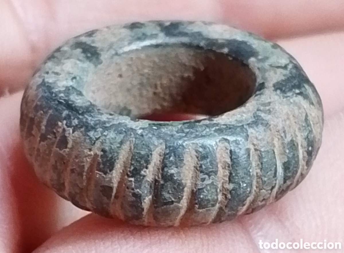 Monedas ib&eacute;ricas: Pre moneda celtib&eacute;rica anular con grabados muy rara asi