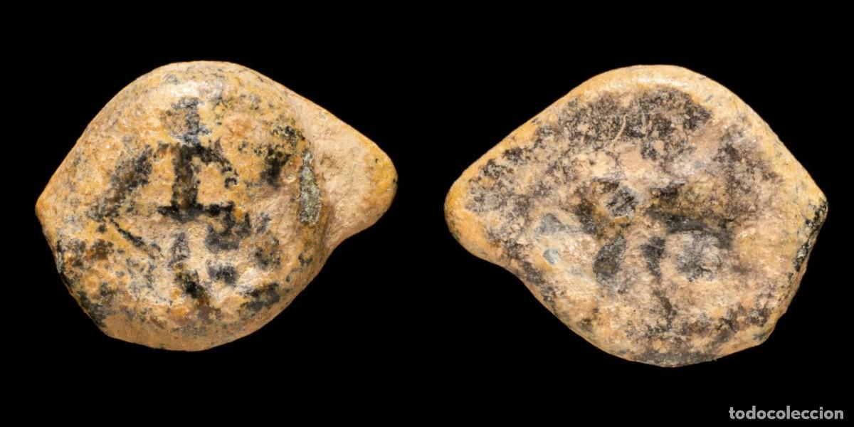 Monedas ib&eacute;ricas: Ancient Hispania - Ebusus (Ibiza) Ae 1/8 Calco - 9 mm / 1.22 grBes standing facing, holding mace and