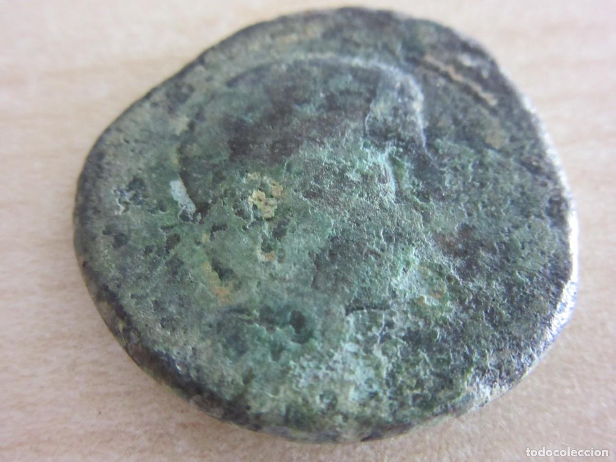 Monedas ib&eacute;ricas: As de Castulo (cerca de Linares-Ja&eacute;n) S I AC Anverso Busto masculino Di&aacute;metro 2,8 c Peso 15 gr