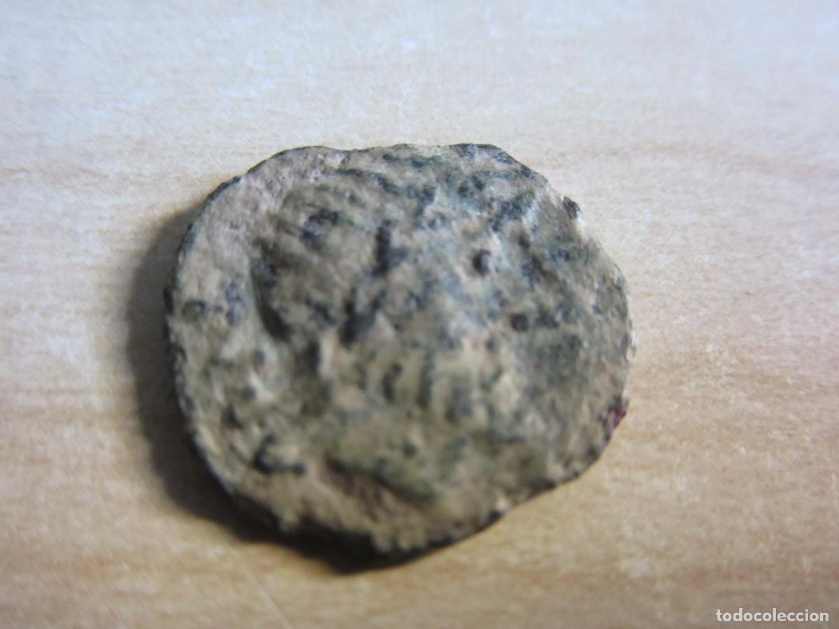 Monedas ib&eacute;ricas: Curioso semis republicano emitido en Hispania Medidas 1,5 cm Peso1,8 gr