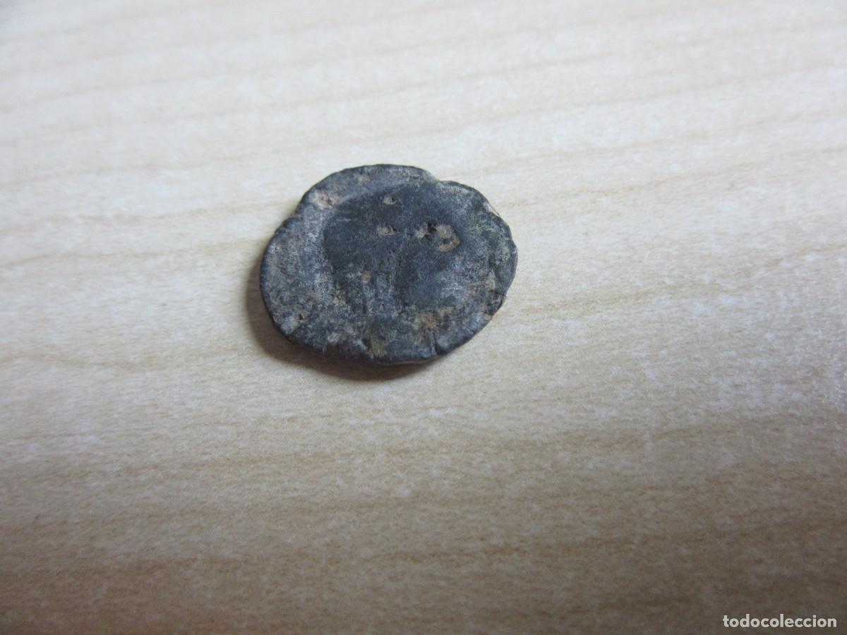 Monedas ib&eacute;ricas: Semis de Obulco (Porcuna- Ja&eacute;n ) S I AC Di&aacute;metro 1,9 cm Reverso Toro con creciente
