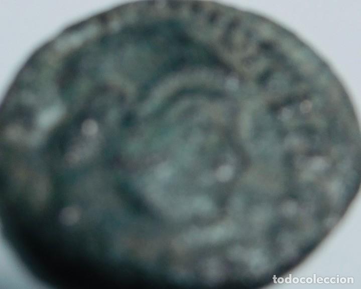 Monedas ib&eacute;ricas: moneda romana de bronce (un nummus o follis de vell&oacute;n reducido)