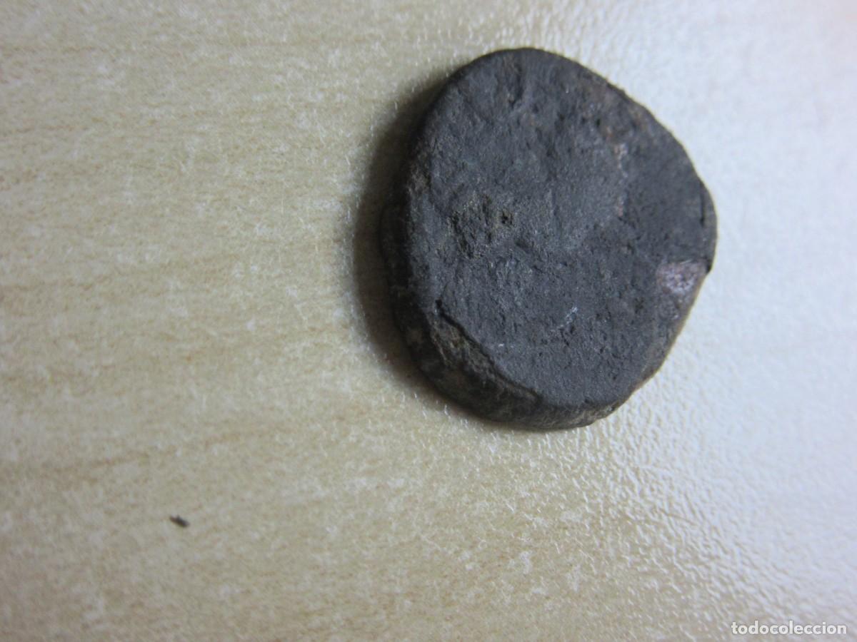 Iberian Coins: Semis de Obulco (Porcuna- Ja&eacute;n ) S I AC Di&aacute;metro 1,9 cm Reverso Toro con creciente