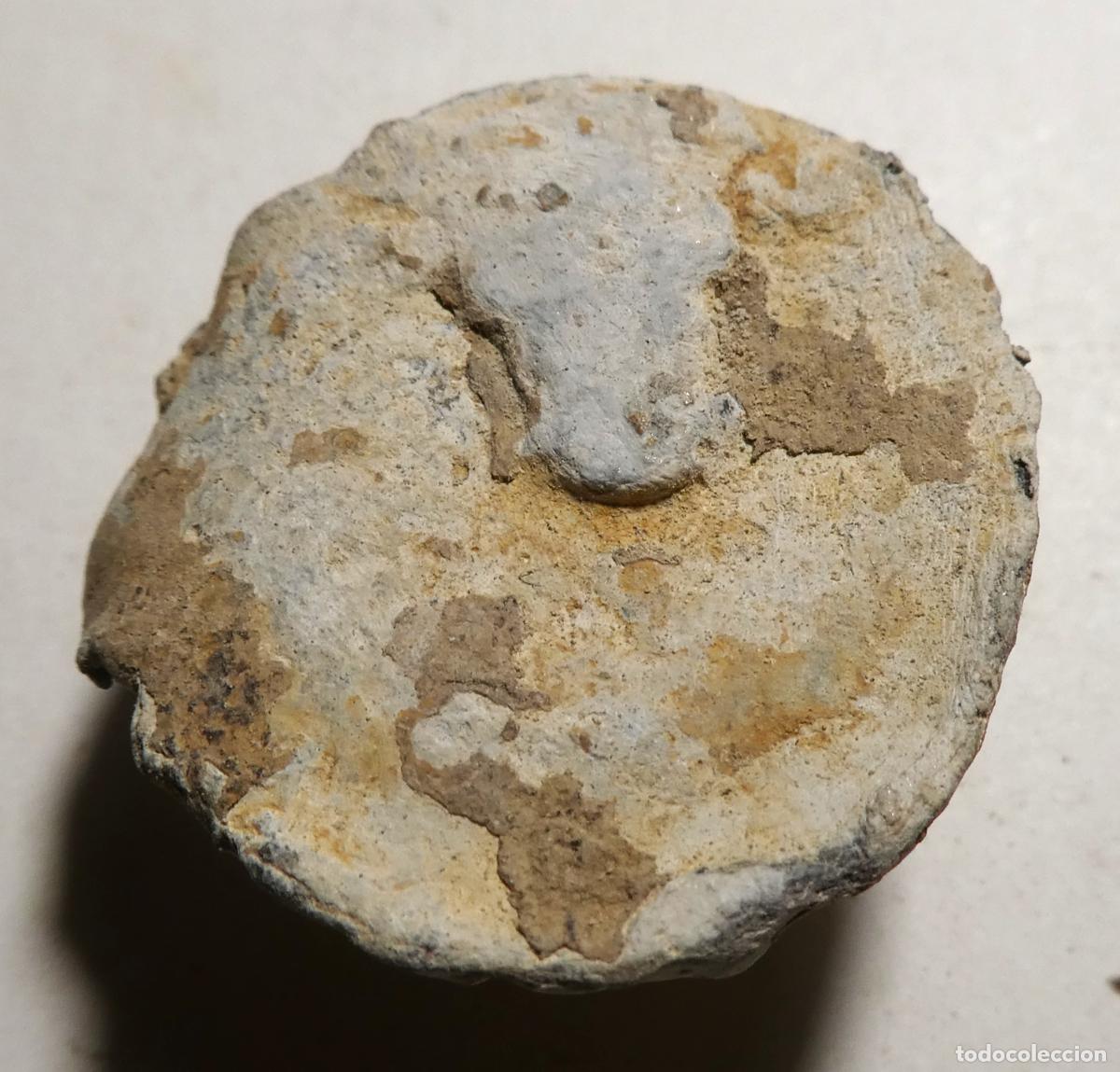 Monedas ib&eacute;ricas: Raro Plomo monetiforme, iberoromano SERIE DE LAS MINAS. Cabeza de toro de frente y cabeza detr&aacute;s