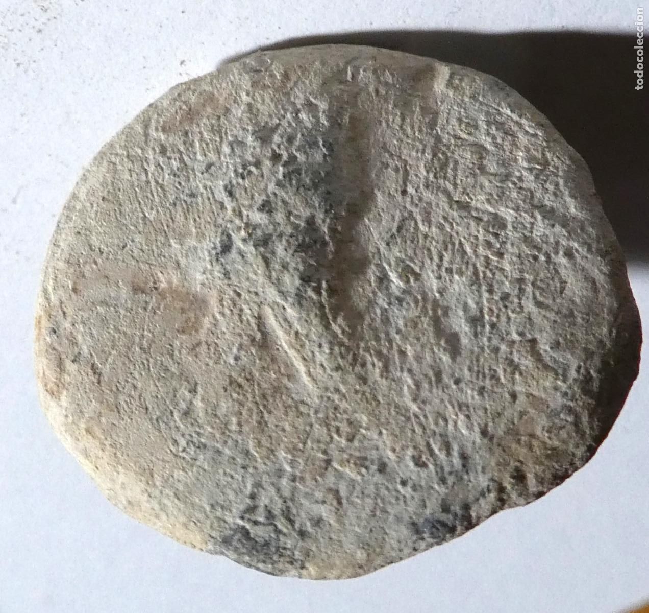 Monedas ib&eacute;ricas: Raro Plomo monetiforme, iberoromano SERIE DE LAS MINAS. figura y cabeza detr&aacute;s