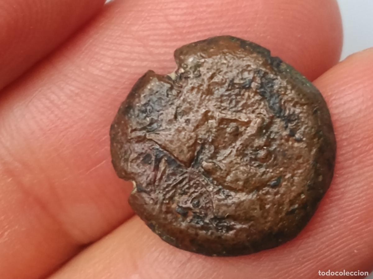 Monedas ib&eacute;ricas: ESCASO CUADRANTE DE MALAKA. 200-20 AC. (M&Aacute;LAGA). VULCANO Y TEMPLO TETR&Aacute;STILO