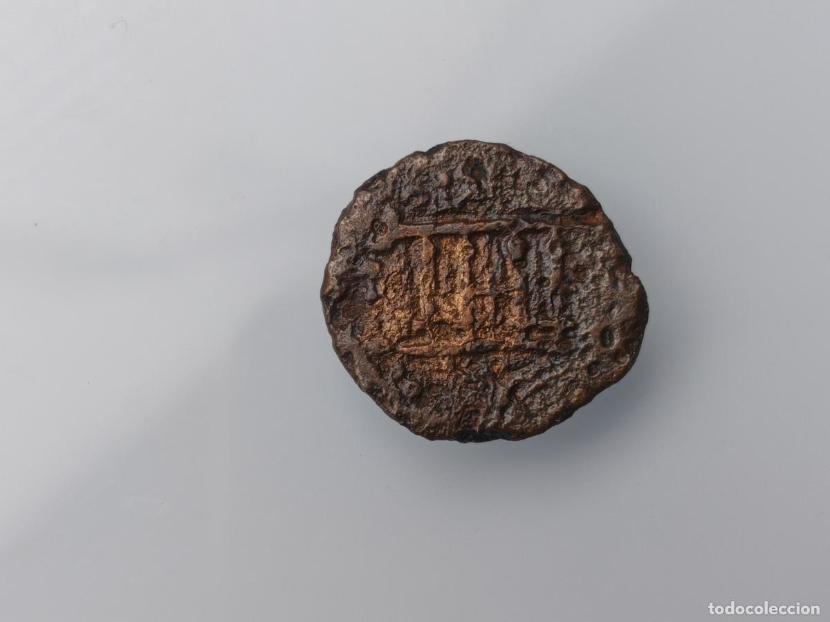 Monedas ib&eacute;ricas: ESCASO CUADRANTE DE MALAKA. 200-20 AC. (M&Aacute;LAGA). VULCANO Y TEMPLO TETR&Aacute;STILO