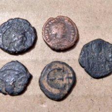 Monedas Imperio Bizantino: CINCO BRONCES DIVERSOS A CLASIFICAR 12 A 15 MM.. Lote 177607644