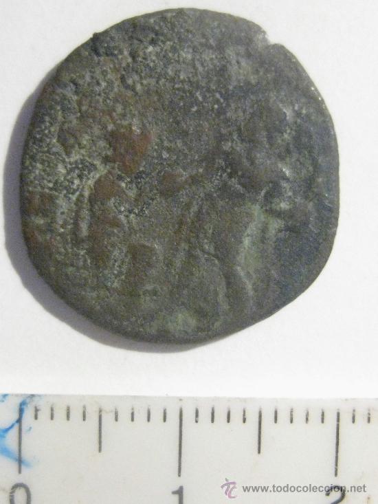 Monete Impero Romano: MONEDA DE COBRE CREO QUE ROMANA POR LAS FIGURAS QUE APARECEN