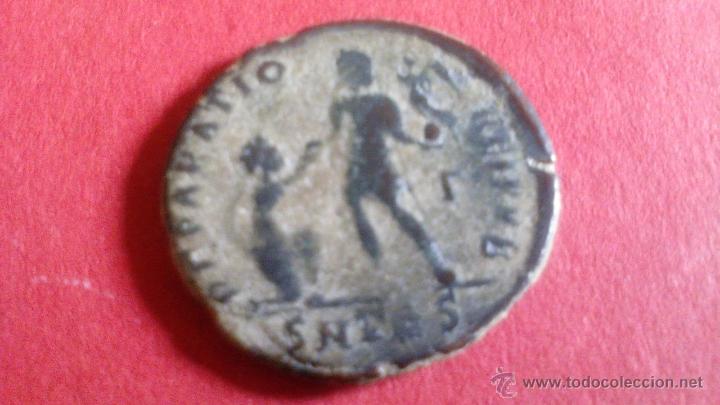 Monedas Imperio romano: FOLIS TEODOSIO, PATINA VERDE - Foto 2
