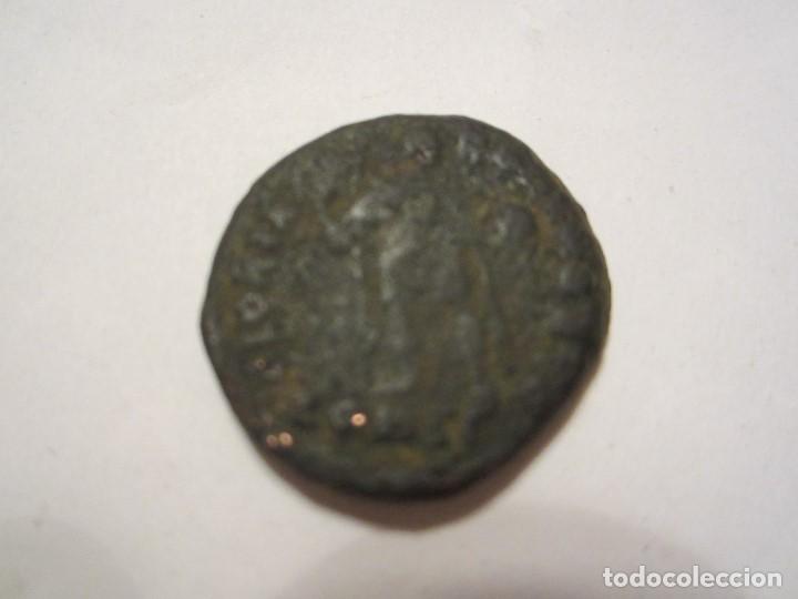 Monedas Imperio romano: moneda AE2 del emperador Arcadio (383-408) - Foto 2