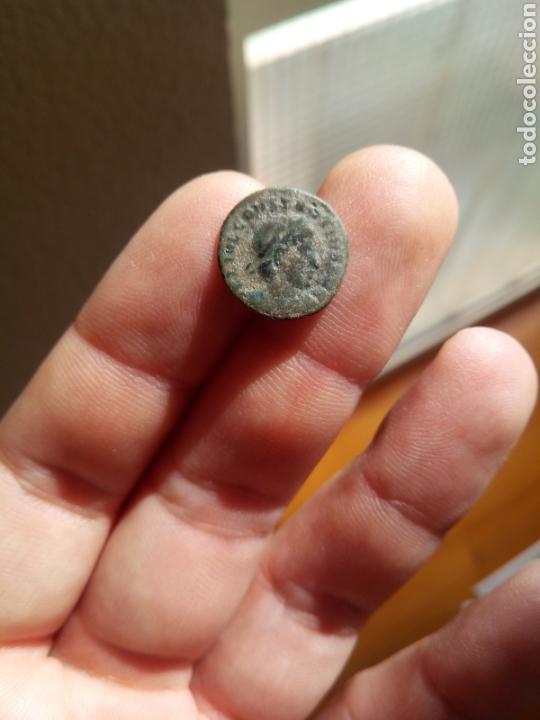 Monedas Imperio romano: AE4 CONSTANTINO II GLORIA EXERCITVS TRIER - Foto 1
