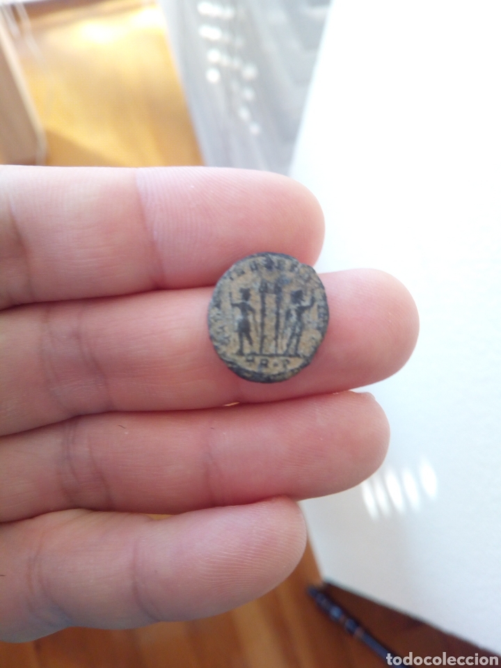Monedas Imperio romano: AE3 CONSTANTINO II GLORIA EXERCITVS TRIER - Foto 2