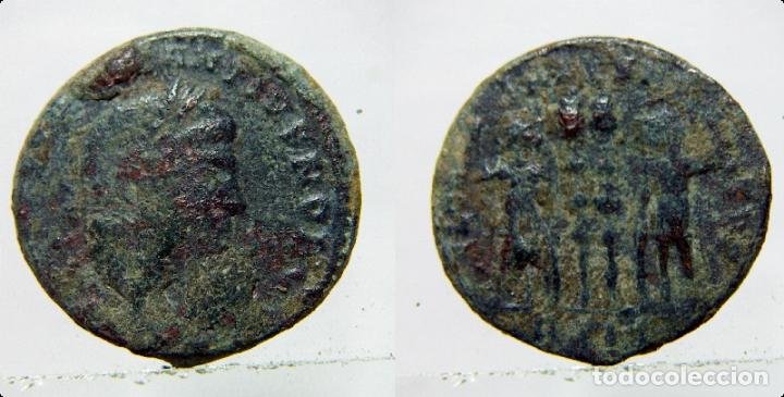 Monedas Imperio romano: Moneda romana del emperador Constancio II - Foto 1