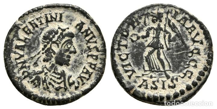 Monedas Imperio Romano: * BONITO AE13 DE VALENTINIANO. 384-387 DC. SISCIA 1&ordm; OFICINA. VICTORIA AVGGG / ASIS. RIC IX 39a *