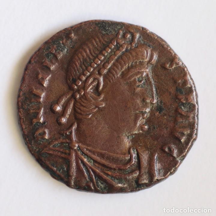 Monedas Imperio romano: FOLLIS VALENTE ROMA - Foto 2