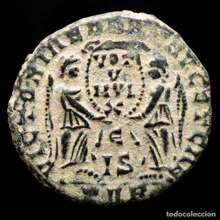 Monedas Imperio Romano: Magnencio Æ Maiorina VICT DD NN AVG ET CAES Є IS / PAR Arles 350 dC - Foto 2 - 304081958