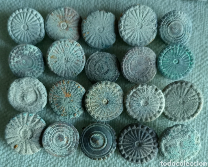 LOTE 20 BOTONES DE BRONCE TALLADO (Numismática - Periodo Antiguo - Roma Imperio)