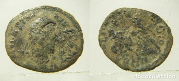 Monedas Imperio romano: MONEDA DEL EMPERADOR CONSTANCIO sin limpiar - Foto 1