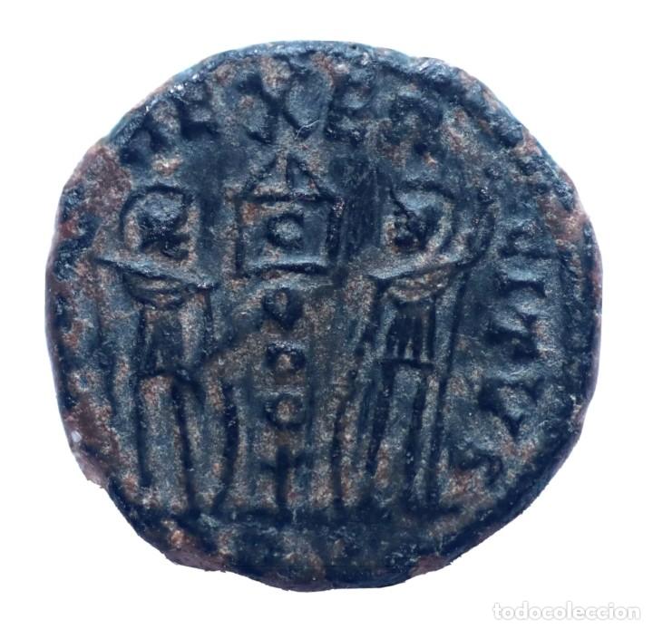 Monedas Imperio romano: MEDIO CENTENIONAL CONSTANTE GLORIA EXERCITUS - Foto 2