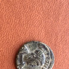 Monedas Imperio Romano: CONSTANTINO I FOLLIS LUGDUNUM P CAUTIVOS L. DOS VICTORIAS
