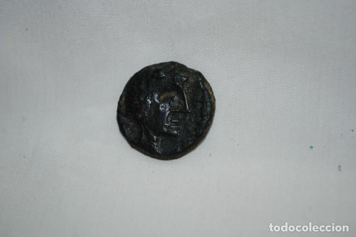 Monedas Imperio romano: MONEDA ROMANA, CON UN TORO , Y UNA CARA . - Foto 2