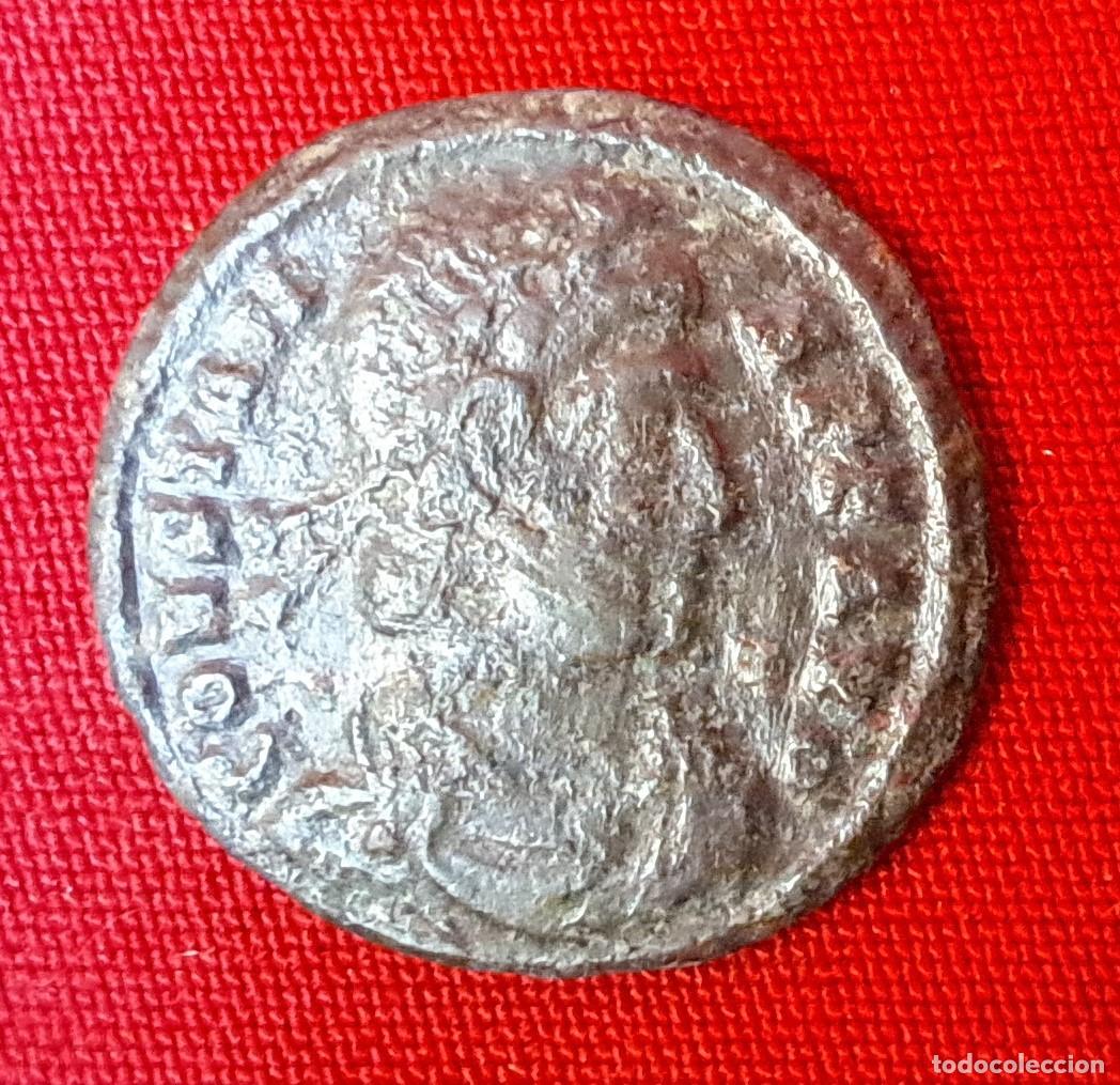 Monedas Imperio romano: Moneda romana del Emperador Constancio II - Foto 2
