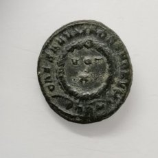Monedas Imperio Romano: CONSTANTINO II FOLLIS - CAESARVM-NOSTRORVM VOT/ · / X (317-337 D.C.)