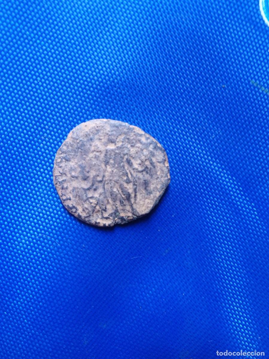 Monedas Imperio romano: moneda romana bajo imperio a identificar material bronce - Foto 2