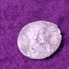 Monedas Imperio Romano: ANTIGUA MONEDA ROMANA DEL BAJO IMPERO, EMPERADOR A IDENTIFICAR