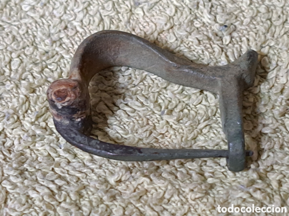 Monedas Imperio romano: Fibula de la &eacute;poca romana en bronce completa con aguja - Foto 3