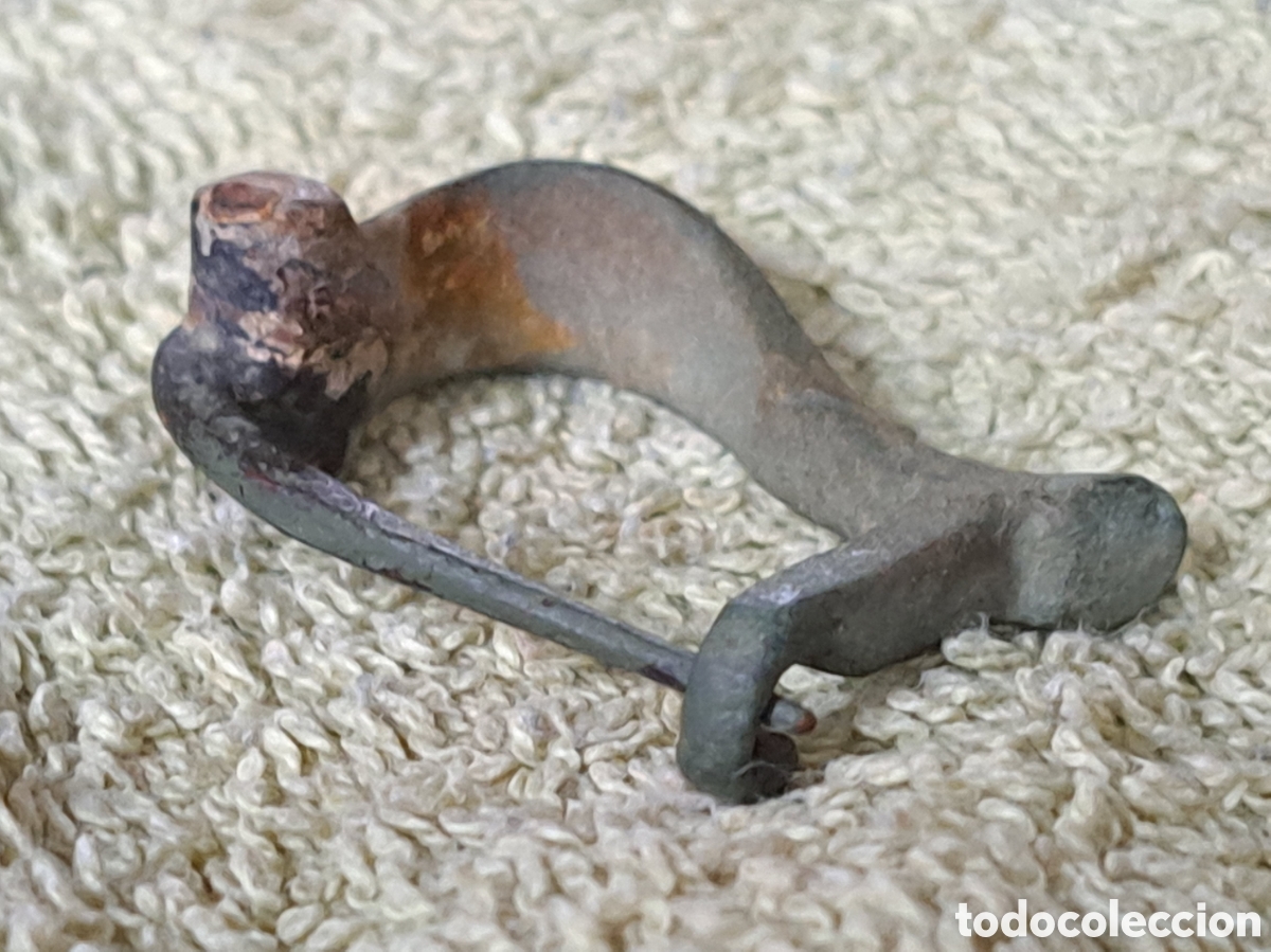 Monedas Imperio romano: Fibula de la &eacute;poca romana en bronce completa con aguja - Foto 5