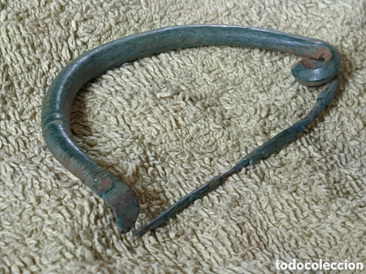 Monedas Imperio romano: Fibula de la &eacute;poca romana en bronce completa con aguja - Foto 2