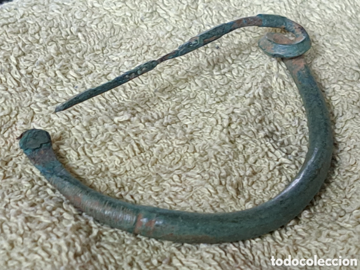 Monedas Imperio romano: Fibula de la &eacute;poca romana en bronce completa con aguja - Foto 3