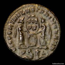 Monedas Imperio Romano: CONSTANTINO I FOLLIS DE LUGDUNUM P CAUTIVOS L. DOS VICTORIAS (655)