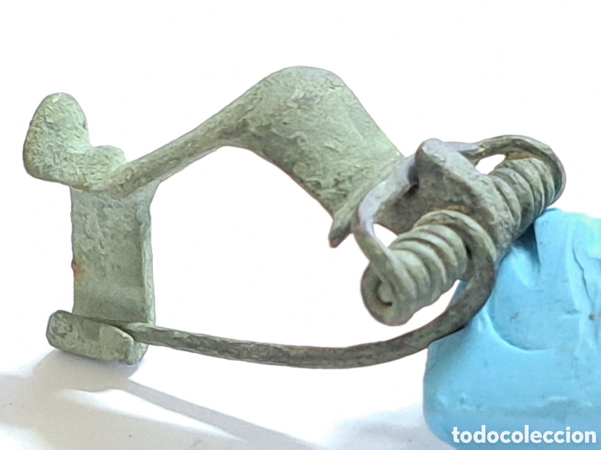 Monedas Imperio romano: Fibula de la &eacute;poca romana en bronce completa con aguja - Foto 3