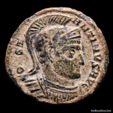 Monedas Imperio Romano: CONSTANTINO I Æ FOLLIS VIRTVS EXERCIT ΔSIS✩ CAUTIVOS SISCIA (3254)