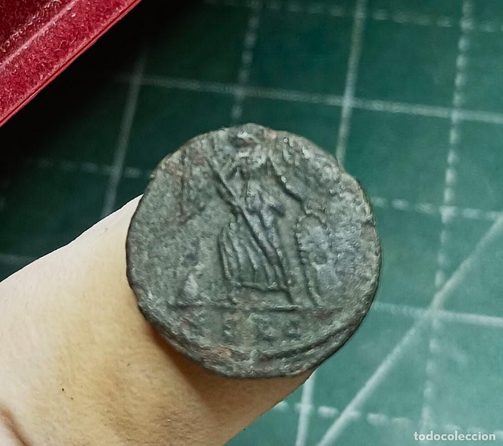 Monedas Imperio romano: Moneda romana // AE follis Constantinopolis - Foto 2