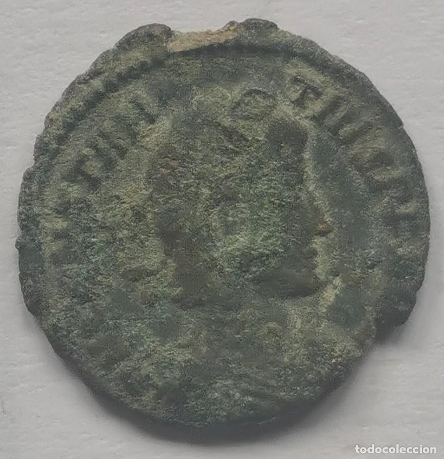 Monedas Imperio romano: AE3 de Constancio II tipo matao ceca de Heraclea - Foto 1