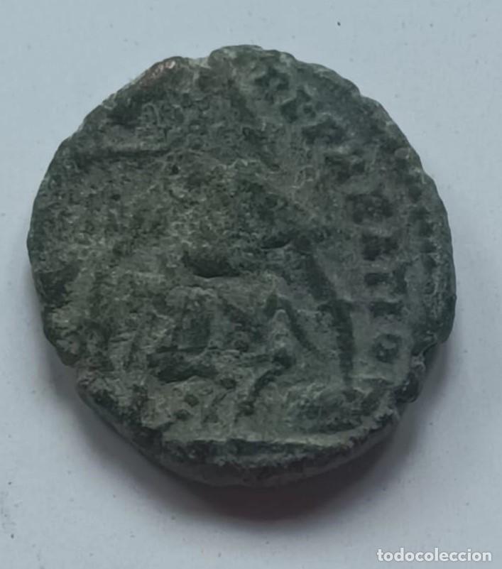 Monedas Imperio romano: AE3 de Constancio II tipo matao - Foto 2