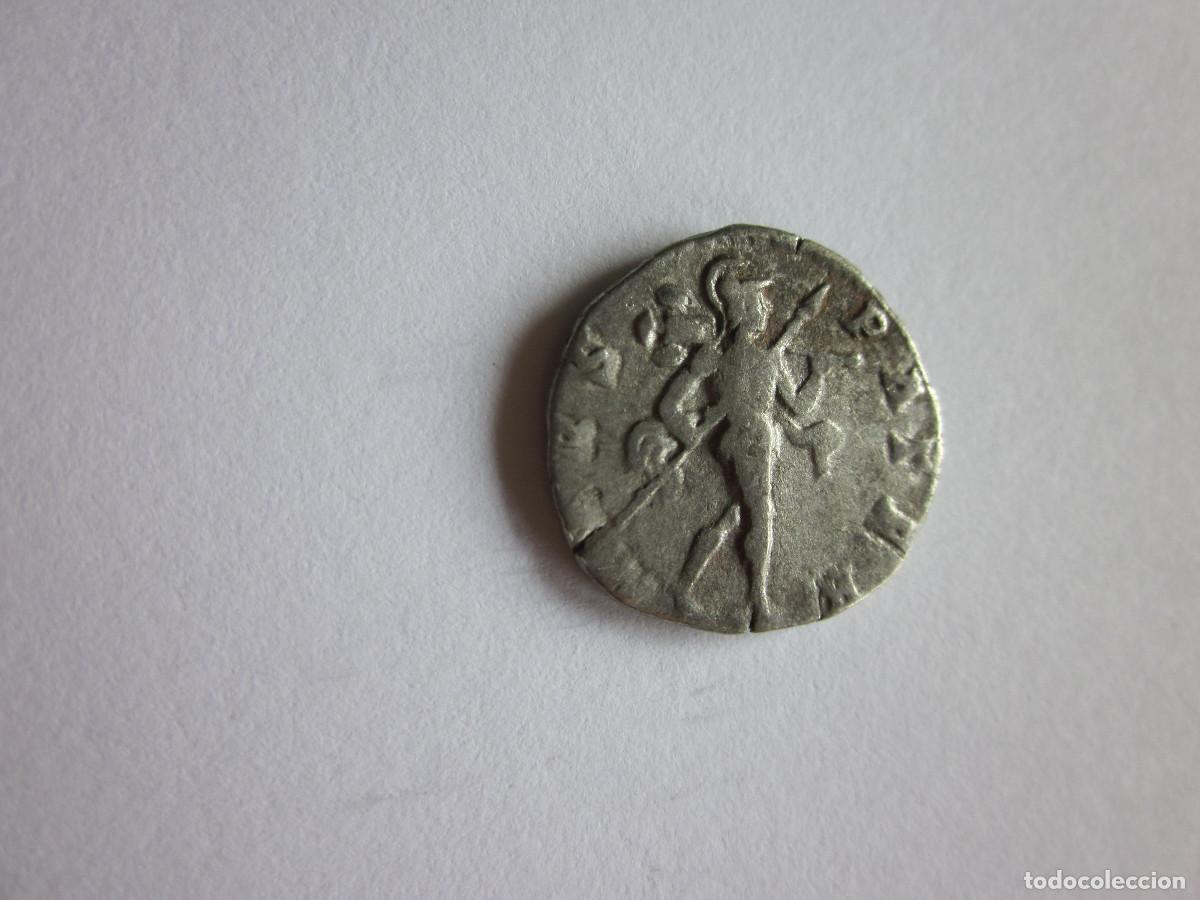 Monedas Imperio romano: Denario de Septimio Severo. Marte. Plata. - Foto 2