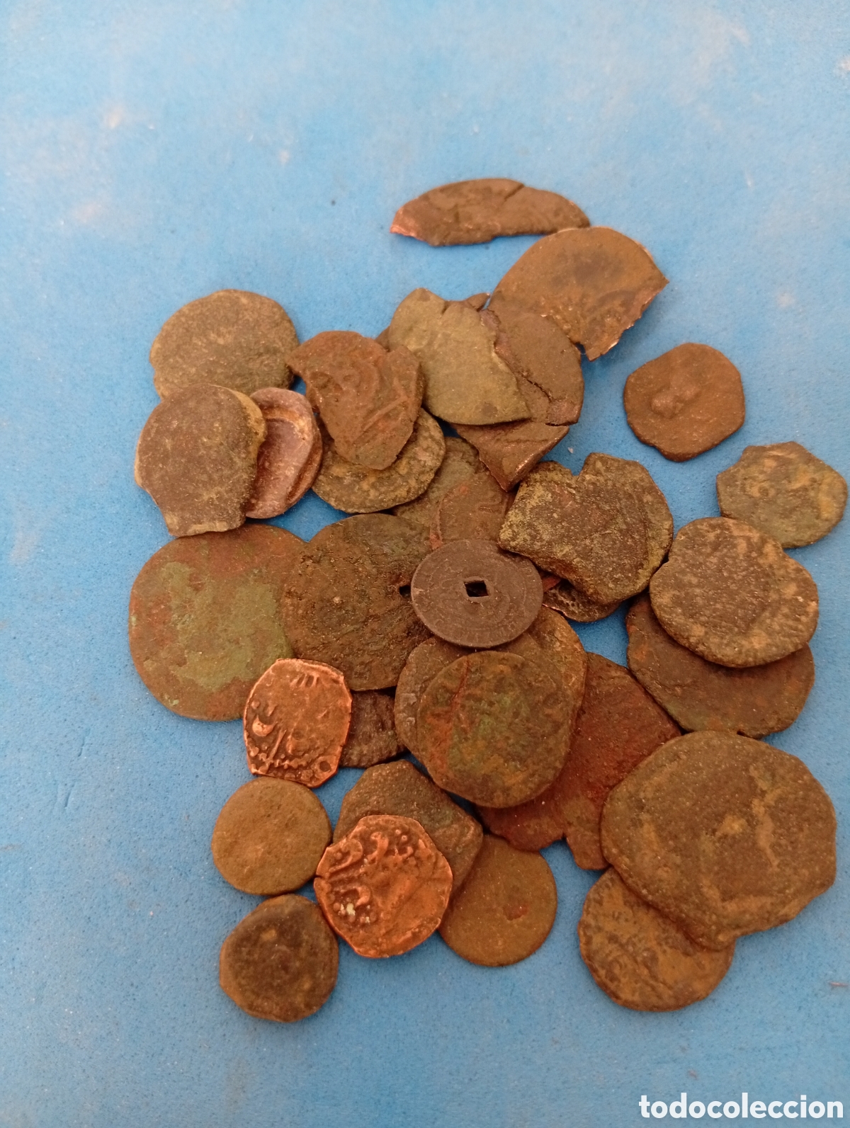 Monedas Imperio Romano: Lote de monedas antiguas para clasificar romanas &iacute;beras medievales