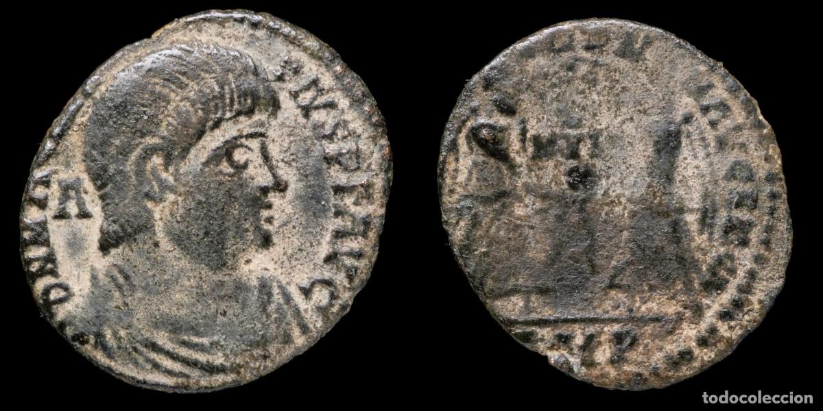 Monedas Imperio Romano: Magnentius (Barbarous) - VICTORIAE DD NN AVG ET CAES, Treveris - 18 mm / 1.66 gr.