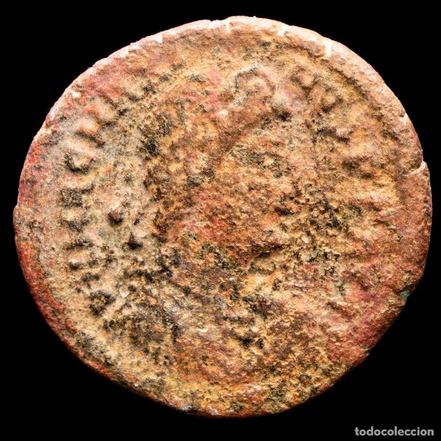 Monedas Imperio Romano: Escaso Magno Maximo 383-8 dC. &AElig; Maiorina Lyon VICTORIA AVGG / PCON