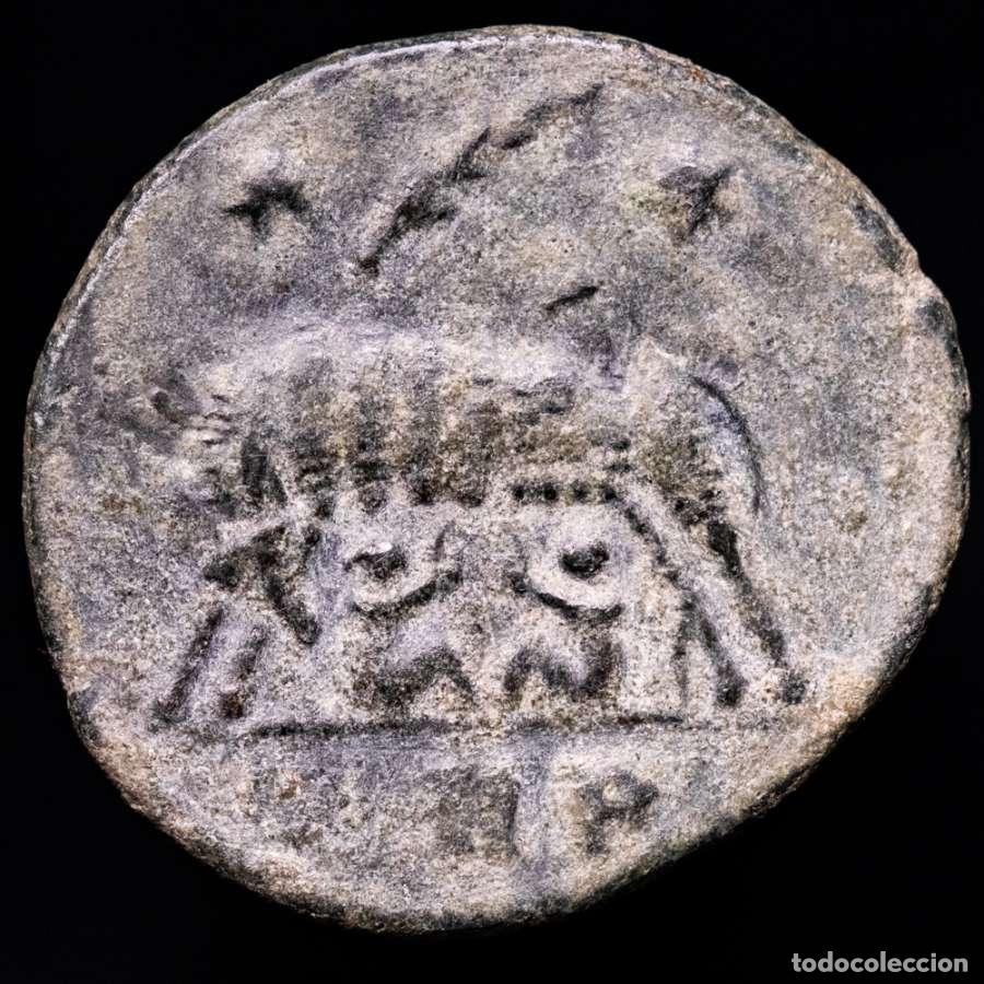 Monedas Imperio Romano: URBS ROMA Follis conmemorativo Trier Loba, Romulo y Remo ✯Palm✯. TRS